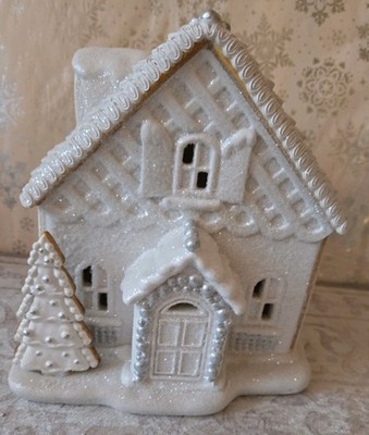 TK Maxx Weihnachten verschneites Lebkuchenhaus Iced glitzernd weiß LED beleuchtet neu