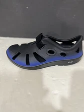Oofos Oocandoo Black/Blue Unisex Sandals. M13/W15.
