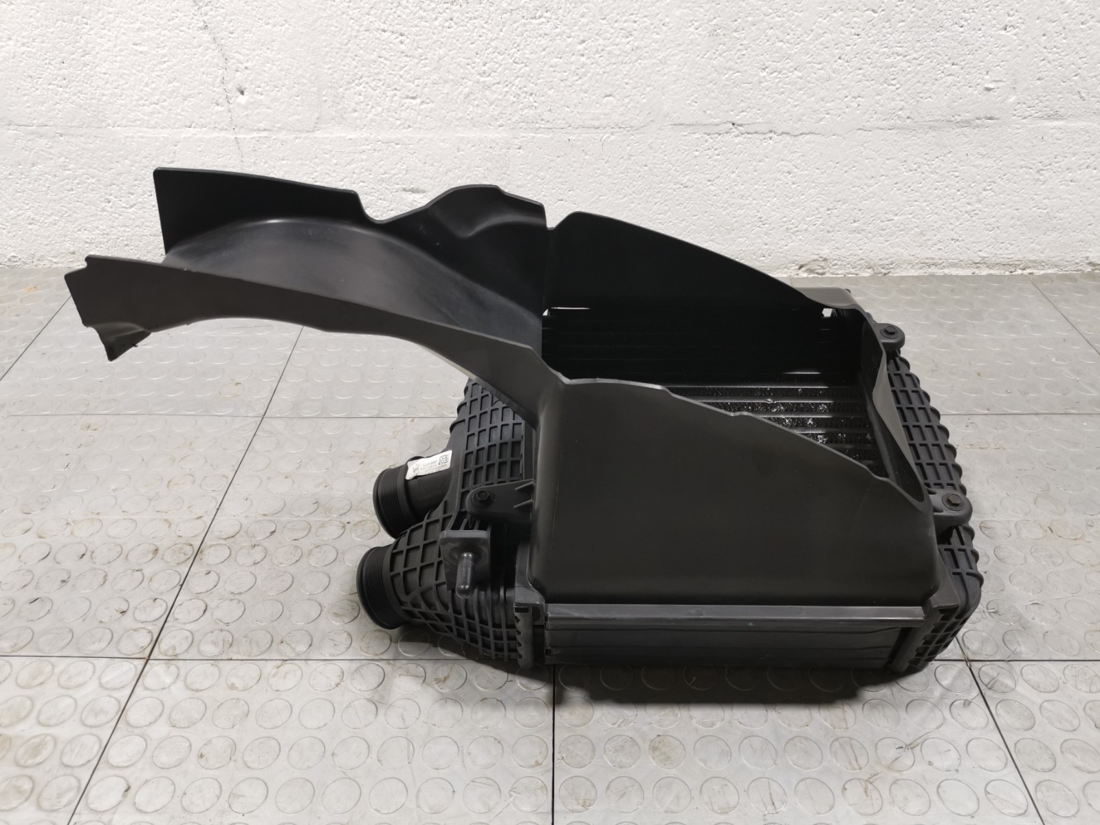 Maserati Ghibli 2019 M156E 3.0 L Left Side Turbocharger Intercooler 670035636