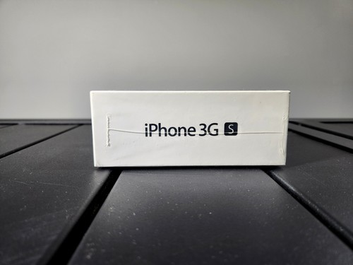 VIntage Apple iPhone 3GS - 16GB - White A1303 (GSM) Sealed - Never Activated - Picture 3 of 8