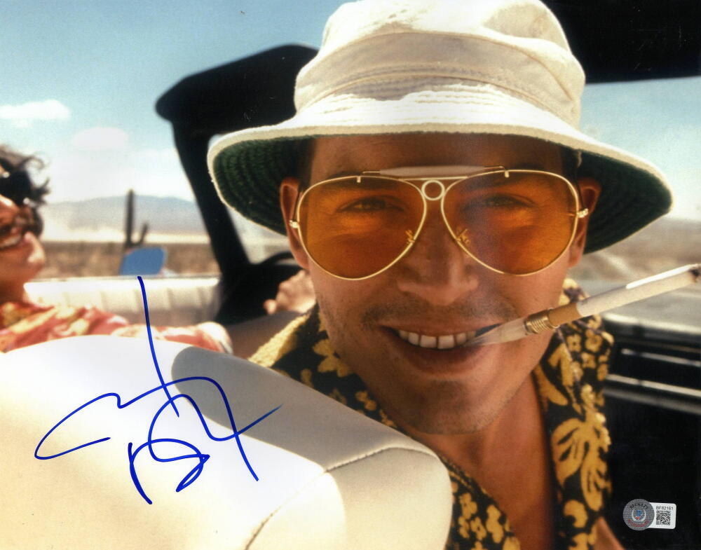 JOHNNY DEPP SIGNED 11X14 PHOTO FEAR AND LOATHING IN LAS VEGAS