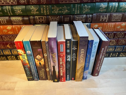 Mixed Lot of Young Adult Fiction - Picture 2 of 7