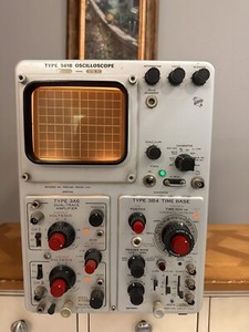 TEKTRONIX TYPE 561B OSCILLOSCOPE w/ TYPE 3A6, Type 3B4 READ…