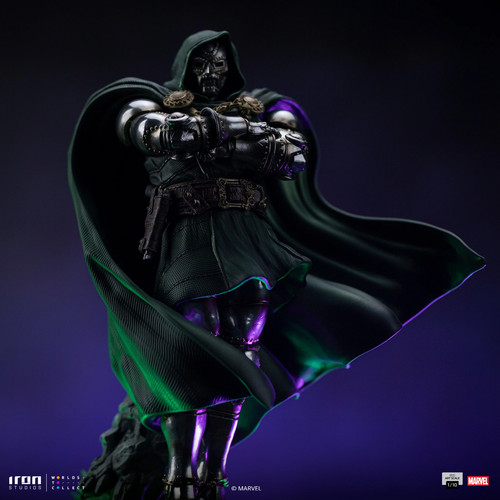 Iron Studios Doctor Doom 1/10 Scale Statue - Picture 7 of 14