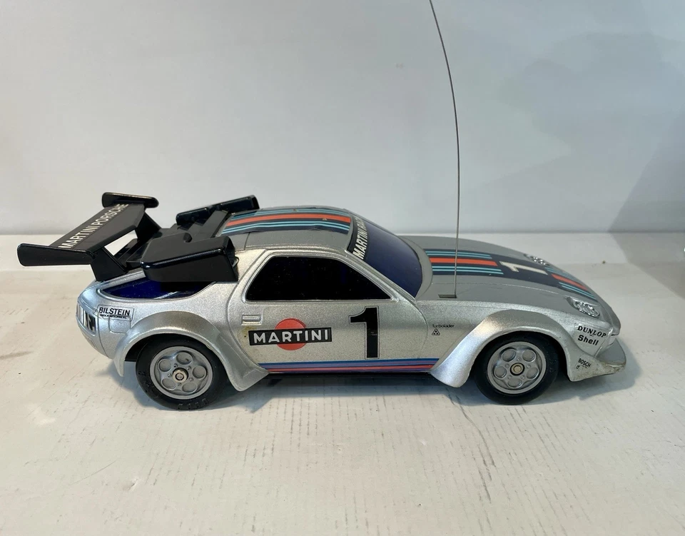 Porsche 928 Martini 1/16 Radio Controller Vintage Mod. 555SC Telecomandata - Immagine 3 di 4