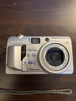 Olympus Camedia C7000 Zoom C-7000 ZOOM 7.1MP Compact Digital