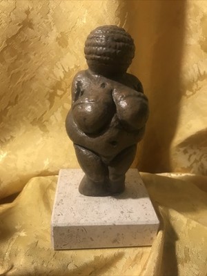 replika Der Berühmten Venus Von Willendorf  14cm