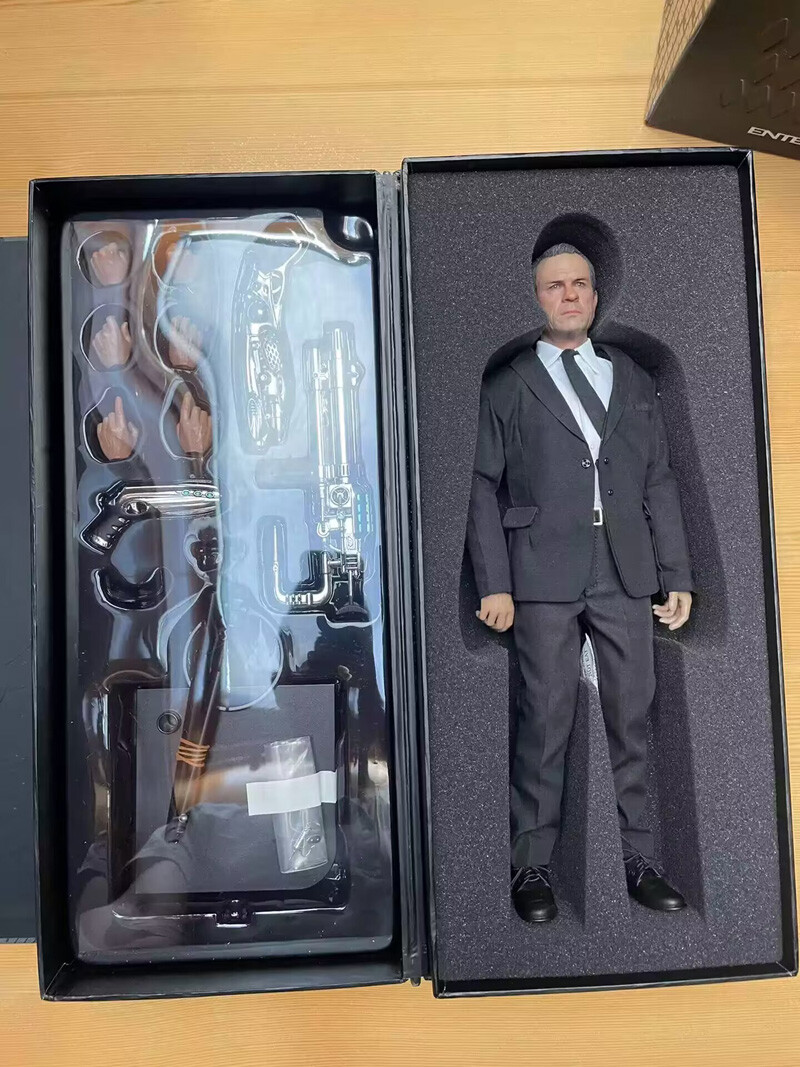 Enterbay Men in Black3 Agent J & Agent K Real Masterpiece 1/6