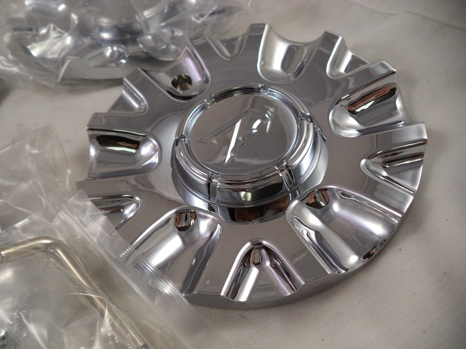 Zinik Wheels Chrome Custom Wheel Center Caps Z15 / MSCAPZ170 VERONA