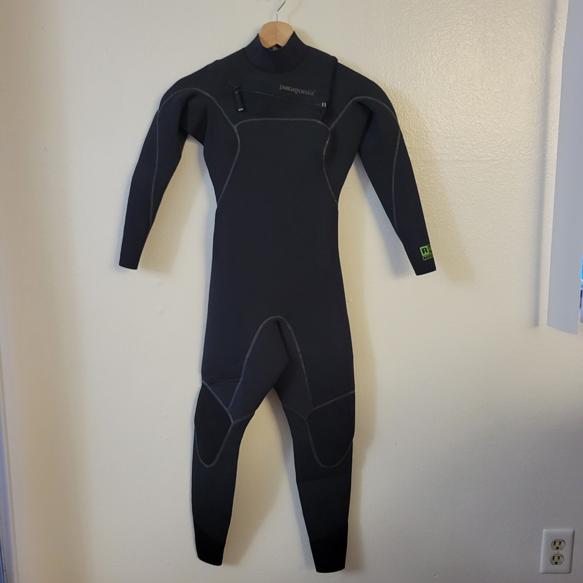 PATAGONIA Women's R2 Yulex Full Body Wetsuit Size 2 New PATAGONIA Women's R2 Yulex Full Body Wetsuit Size 2 New