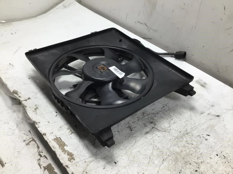 Ventilador de refrigeración radiador Kia Sedona 2010 OEM+ Foto 2 de 4