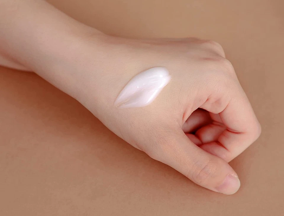 Crema reparadora de caracoles todo en uno MIZON - Cuidado de la piel coreano Foto 2 de 4