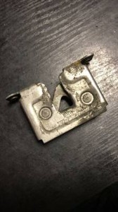 BMW E60 E61 E63 E64 E83 E87 E90 E91 E92 MOTORHAUBENVERRIEGELUNG SCHLOSS 7115229