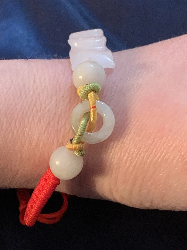 BRAZALETE DE CUENTAS BOLA BARRA TALLADA JADE VERDE BLANCO CHINO VINTAGE CORDÓN ROJO AJUSTABLE Foto 3 de 4