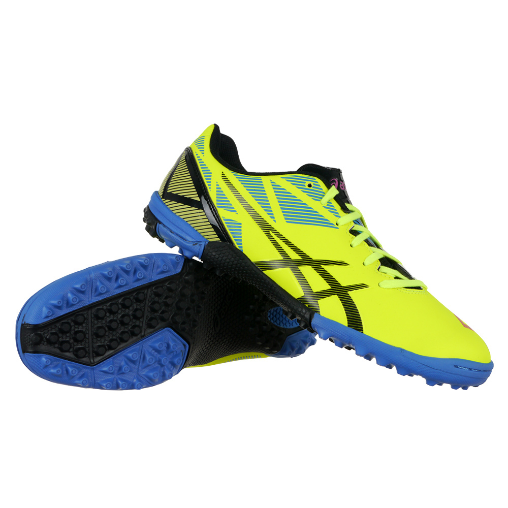 asics football trainers