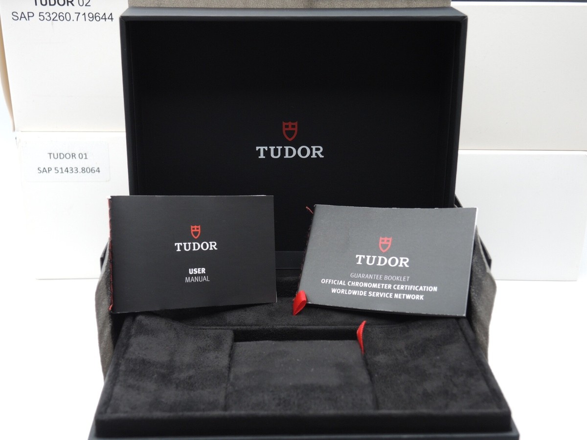 TUDOR 箱 アンティーク UNUSED AUTHENTIC TUDOR TRIPLE WATCH BOX WITH BOOKLETS FOR