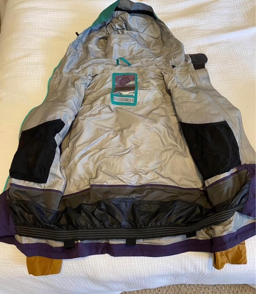 Trew Gear Stella Women's shell jacket XS waterproof Great condition pink