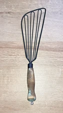 Vintage Curved  Batter Beater Spatula Green Wood Handle Fish Turner