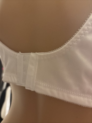Women's Bali Unpadded Wireless Bra White 38B NWOT - Picture 5 of 9