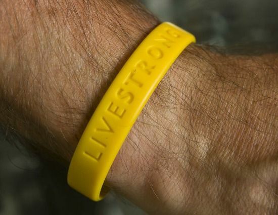 LIVESTRONG LIVE STRONG 100% AUTHENTIC BRACELET NEW! Support Cancer