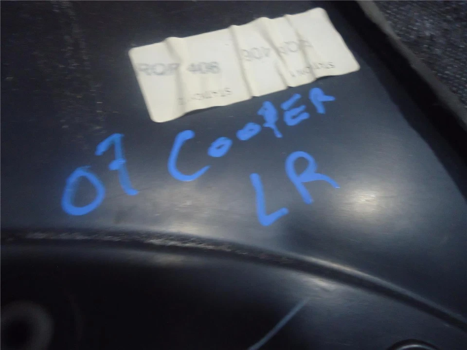 Mini Cooper 2007 panel de puerta lateral izquierda trasera con altavoz negro OEM Foto 2 de 4