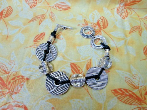 PREMIER DESIGNS Bracelet Chunky Silver Tone & Black Cord / 8-9"/ Textured / Rare - Picture 3 of 10