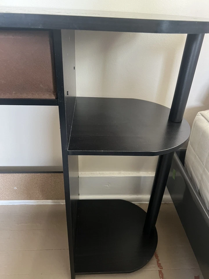 Escritorio de uñas de madera Foto 2 de 4