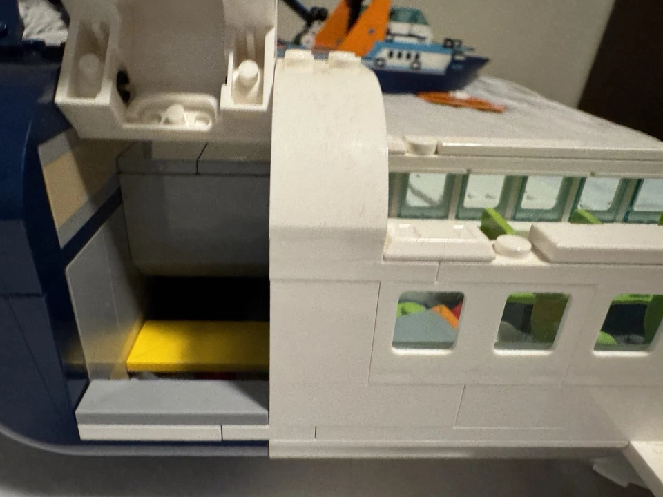 乐高乘客喷气套装座椅飞行员迷你公仔行李箱区和更多乐趣 — 第 4/4 张图片