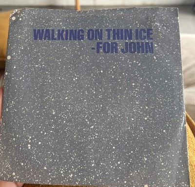 Yoko Ono   Walking On Thin Ice (For John) / It Happened 1981 Geffen 7'' Single