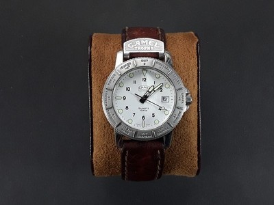 Armbanduhr ''CAMEL Trophy'', Quarz, mit Zeitzonenlünette, Swiss Made, gebraucht.