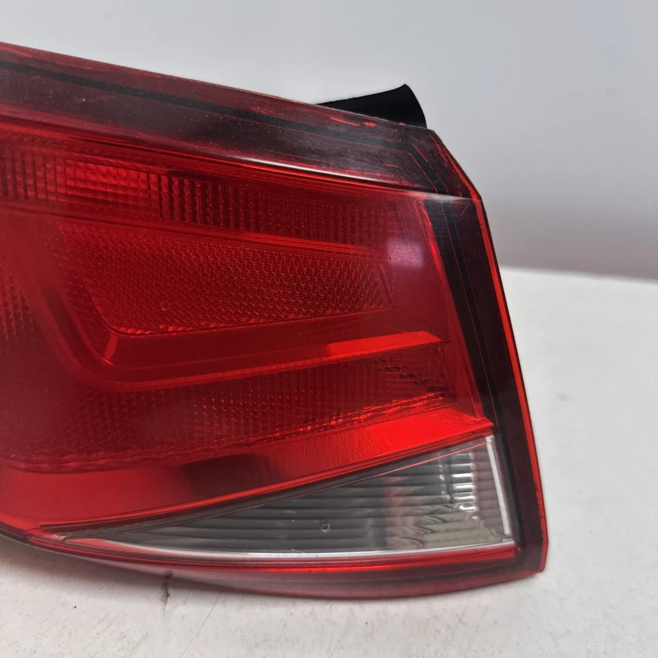 Seat Leon MK3 2019 Estate (13-17) luz trasera pasajero lado izquierdo Foto 3 de 4