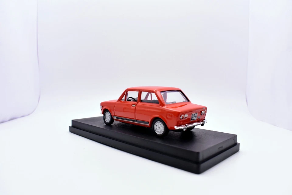 Modelo de carro escala 1:43 Fiat 128 Rally vermelho coleção de veículos fundidos rio - Imagem 3 de 3