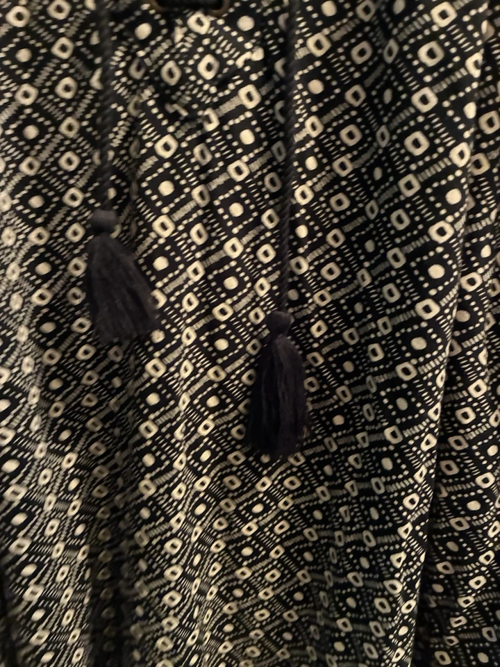 Túnica ligera de mezcla de algodón negra con manga globo CHAPS para mujer Geo XXL Foto 2 de 4