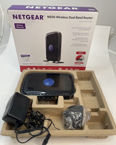 NETGEAR N600 Wireless Dual Band Router 300 Mbps 4 Port 300 Mbps WNDR3400 - Picture 1 of 14