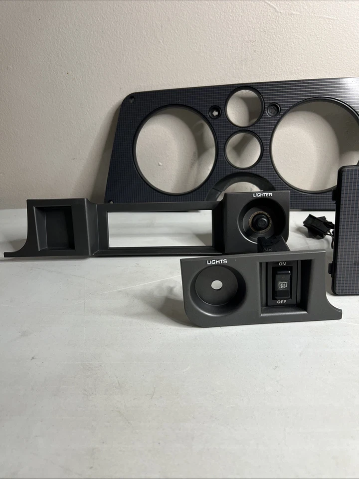 🔥RARO 1990 Chevrolet Cavalier Z24 EDICIÓN ESPECIAL BISEL Y MOLDURA NEGRO A CUADROS Foto 4 de 4