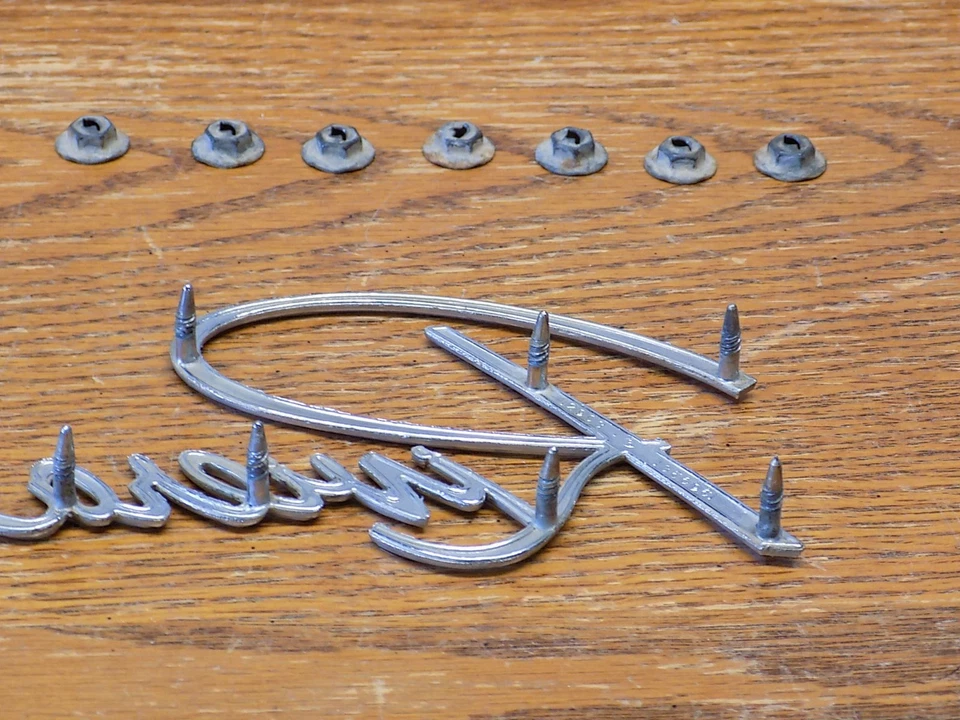 Buick Riviera 1964 guardabarros delantero guión Foto 3 de 4