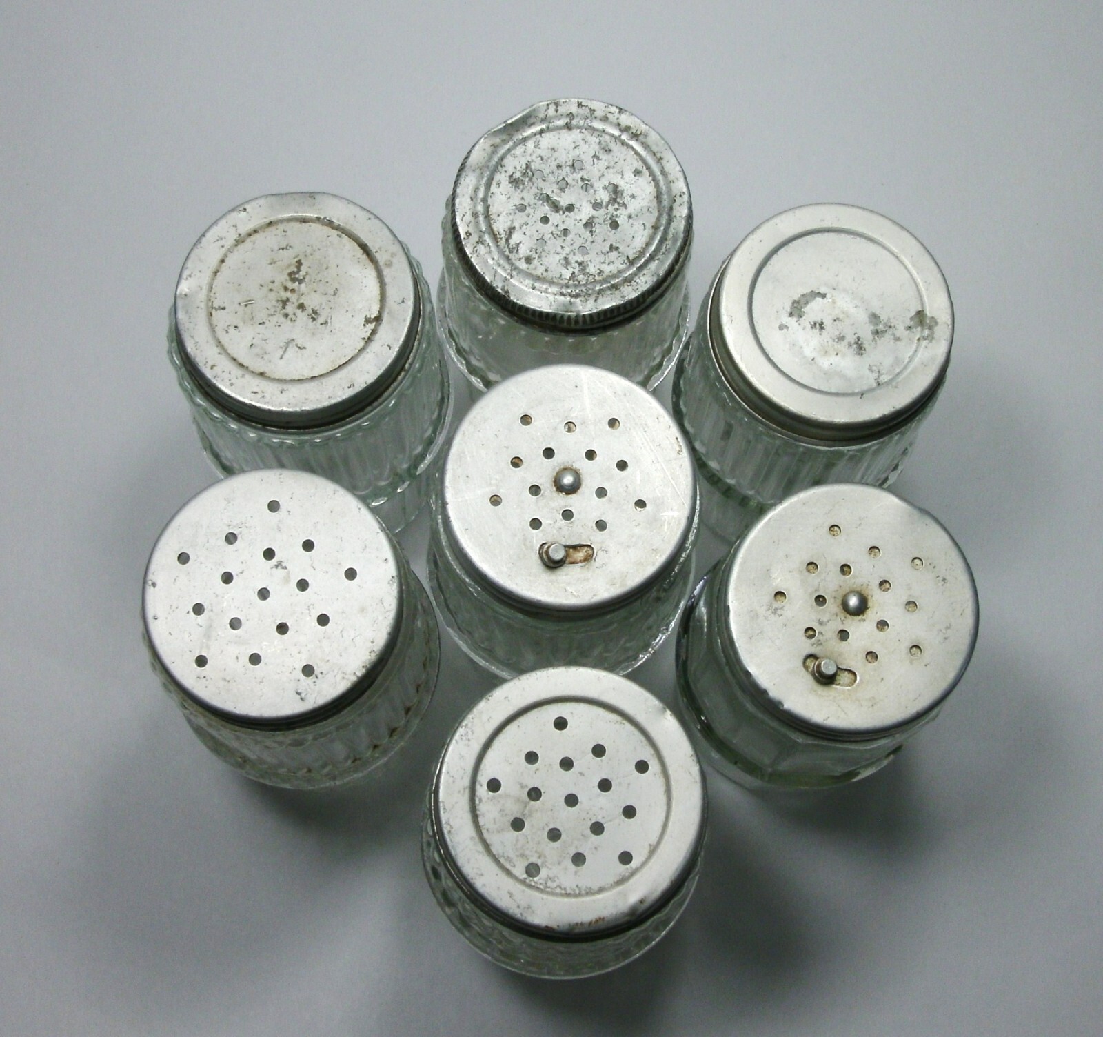 d Vtg Hoosier CAROUSEL SPICE RACK SET 7 Ribbed Glass Spice Jars