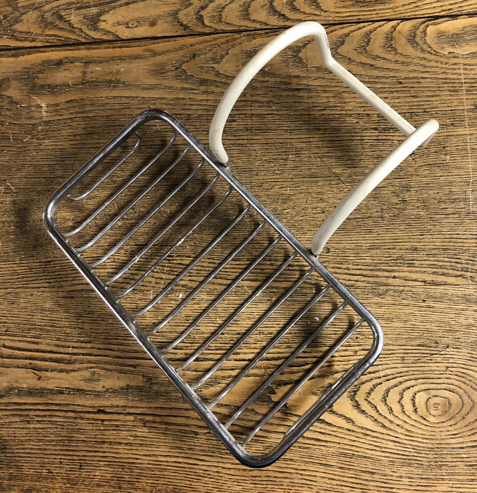 Large Vintage Chrome Wire Clawfoot Tub Soap/Sponge Holder With Vinyl Coated Arms
