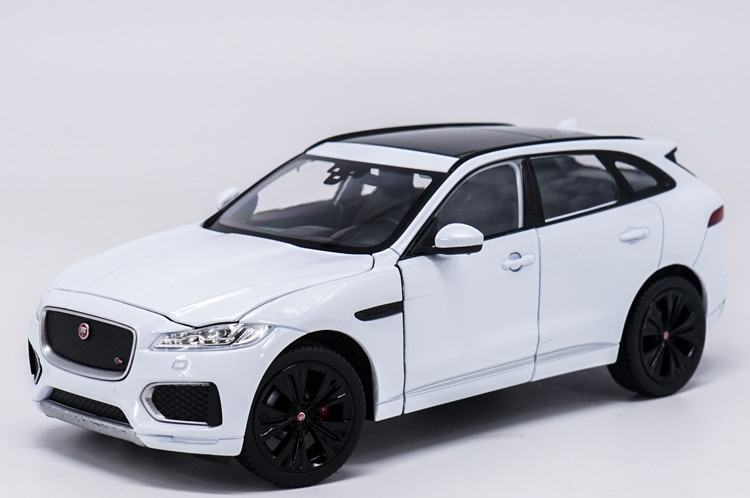 Welly 1:24 Jaguar F-Pace Diecast Model Sports Racing Car Toy White NEW IN BOX