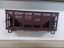 ROUNDHOUSE ~ CHICAGO NORTHWESTERN 26' RIB SIDE ORE CAR # 121174 ~ KIT ~HO SCALE