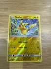 Pikachu 19/68 Reverse Holo Hidden Fates 2019 - Pokemon Card TCG (NM)