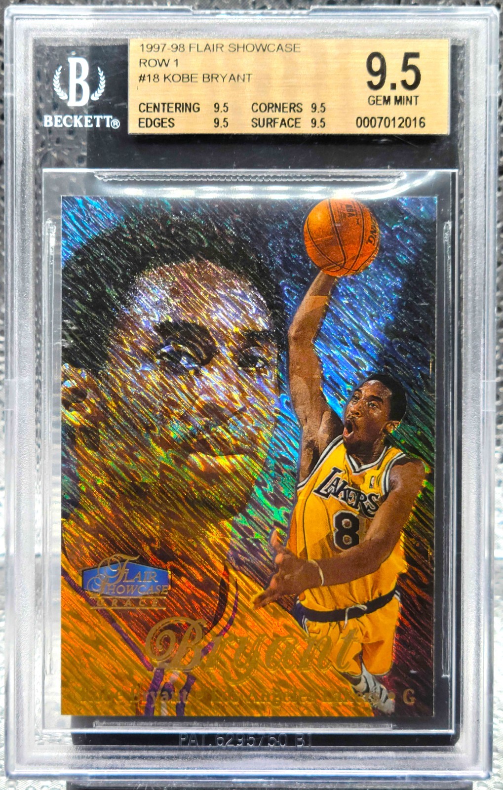 1997-98 Flair Showcase Row 1 #18 Kobe Bryant BGS 9.5 TRUE GEM MINT POP 41!