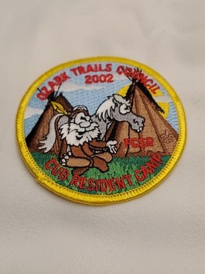 2002 BSA Patch - Ozark Trails Council Cub Resident Camp/FCSR/Scouting/USA/Circle
