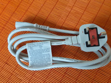 Kaltgeräte-Netzkabel grau mit UK Stecker (5A...