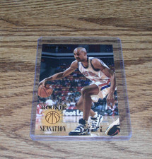 1995-96 FLLER # 211 GRANT HILL (ROOKIE SENSATION) EUROPEAN