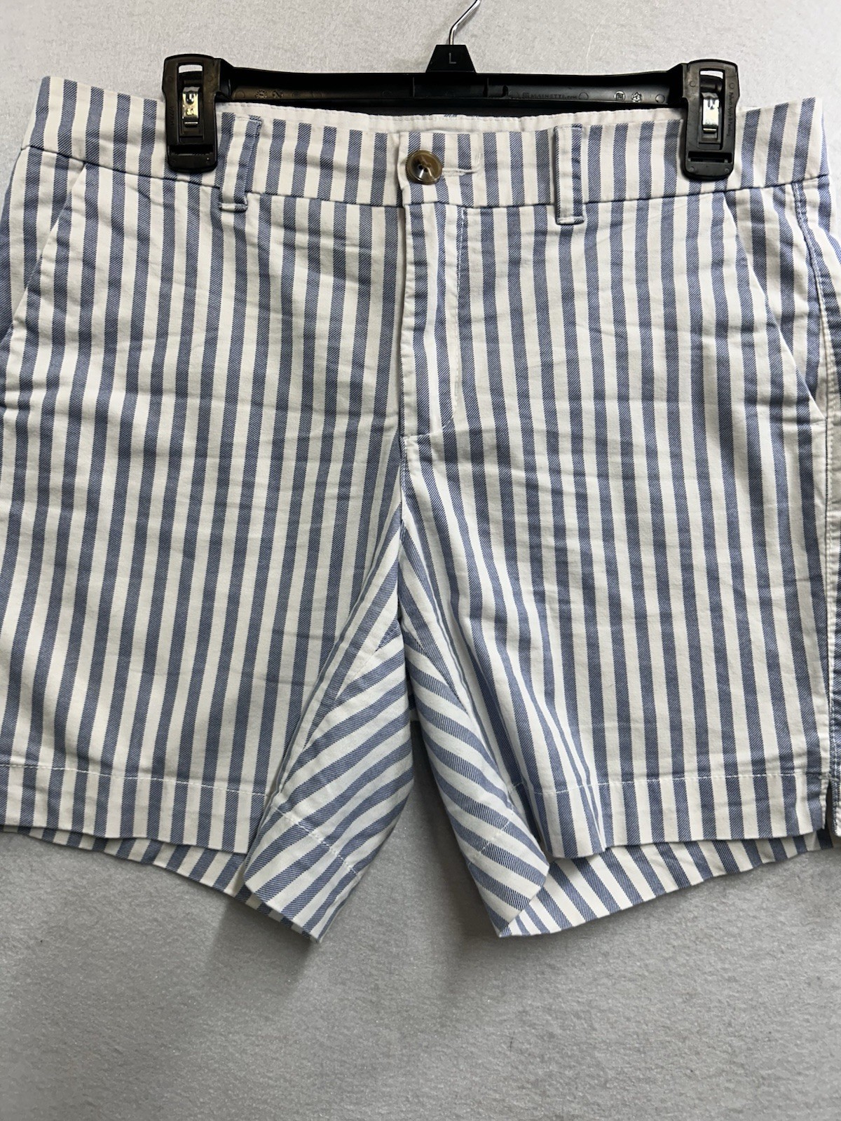 Old Navy Women’s Everyday Chino Shorts Blue/White Striped Mid Rise Size 8