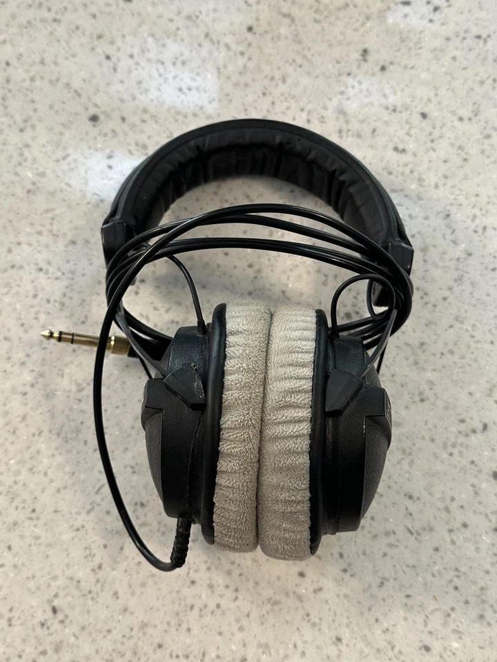 Beyerdynamic DT 770 Pro 32 ohm Limited Edition Studio Headphones Gray - Image 2 of 4