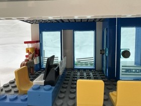 LEGO City 60047 - Police Station