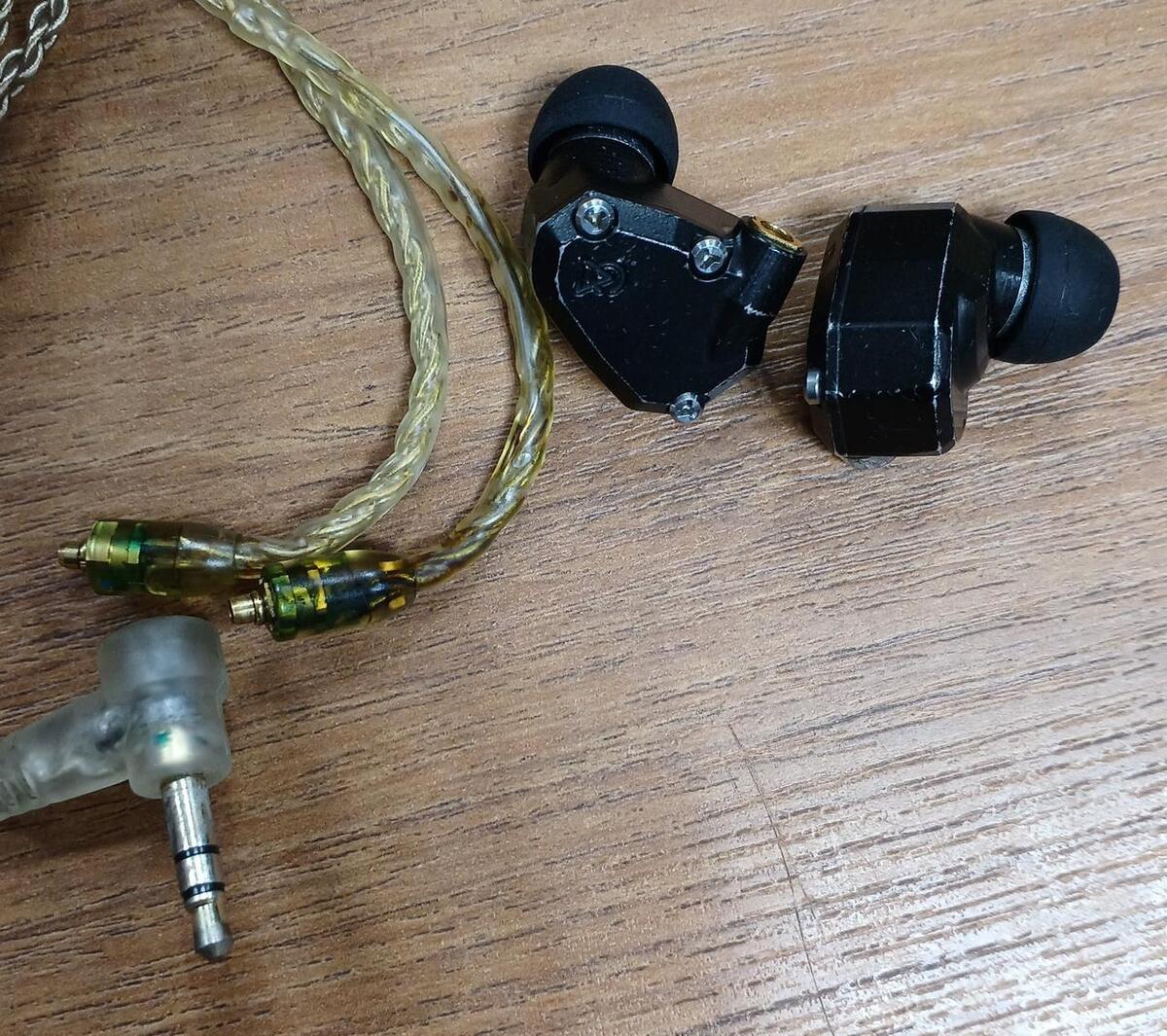 Campfire Audio ORION CAM-4945 IEMs Earphones with Box - High Campfire Audio ORION CAM-4945 IEMs Earphones with Box - High