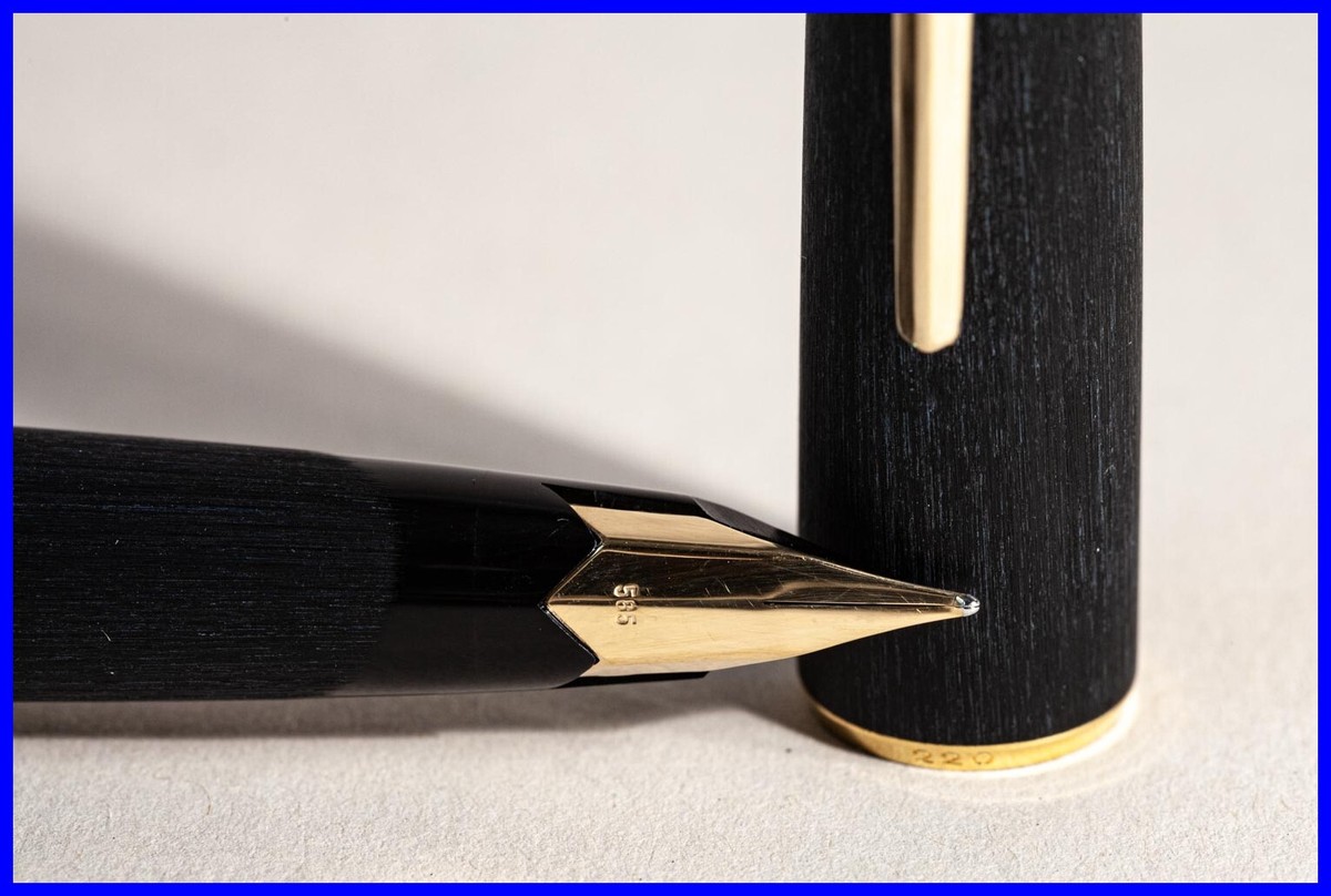 1973 Classic MONTBLANC 220 matt black & gold Piston Filler with KF